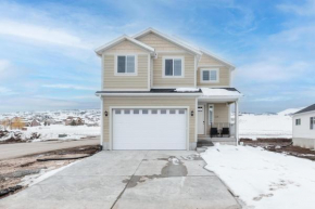 Bear Lake Escape - Full home all amenities included - Stay with us and make memories!